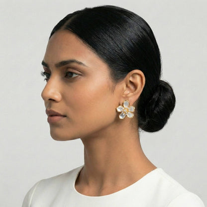 Luxora White Flower