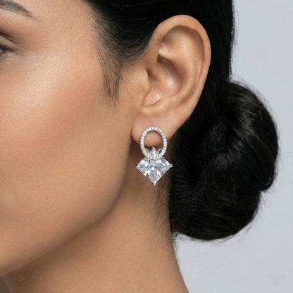 Luxora Oval with Small Diamonds