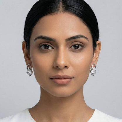 Luxora Oval with Small Diamonds