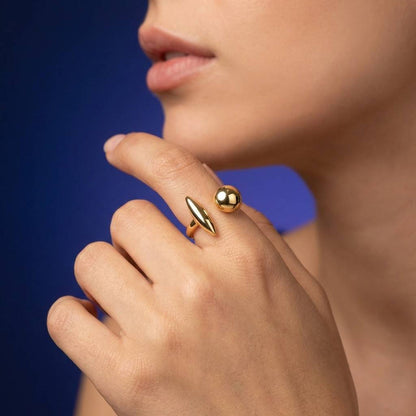 Luxora Modern Elegance Ring