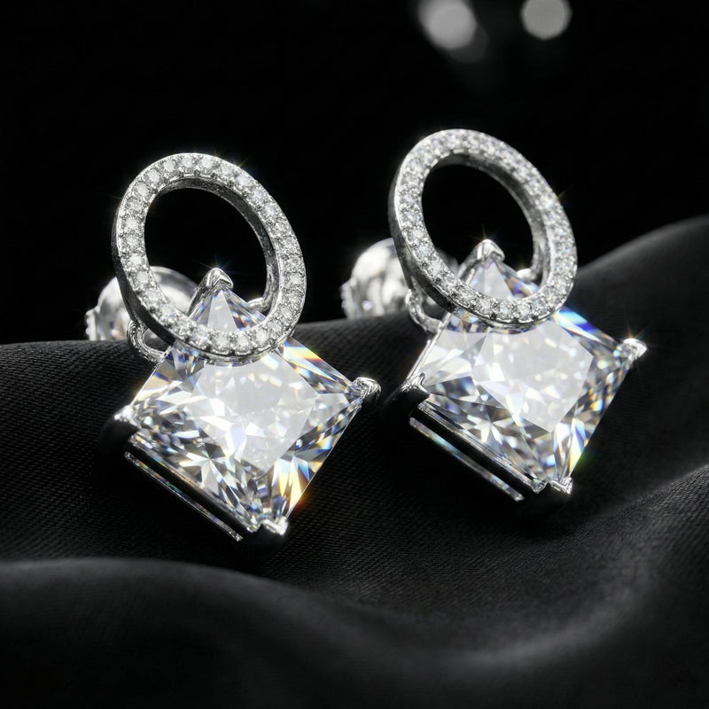 Luxora Oval with Small Diamonds