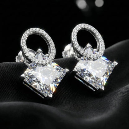 Luxora Oval with Small Diamonds