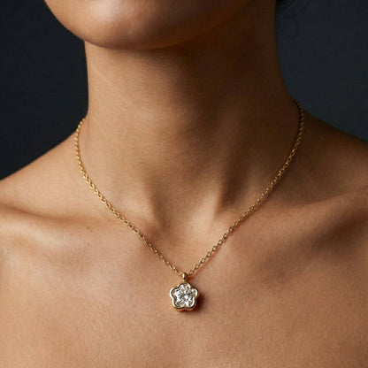 Luxora Solitaire Flower