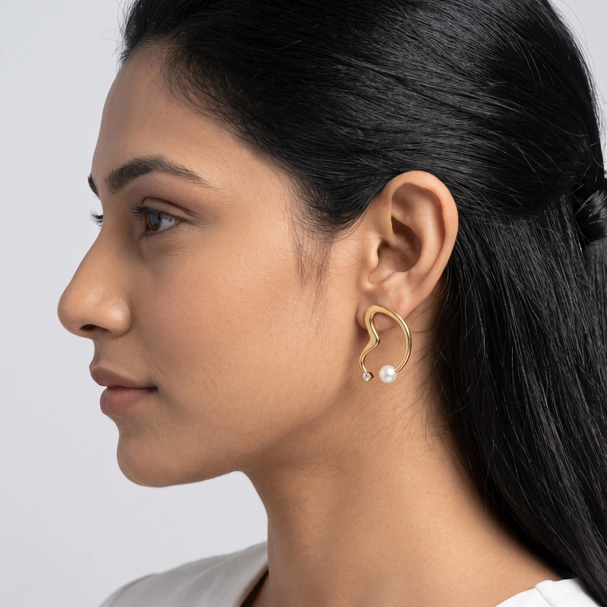 Luxora Pearl & Crystal Sculpted Earrings