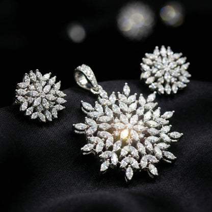 Luxora Snowflakes Design