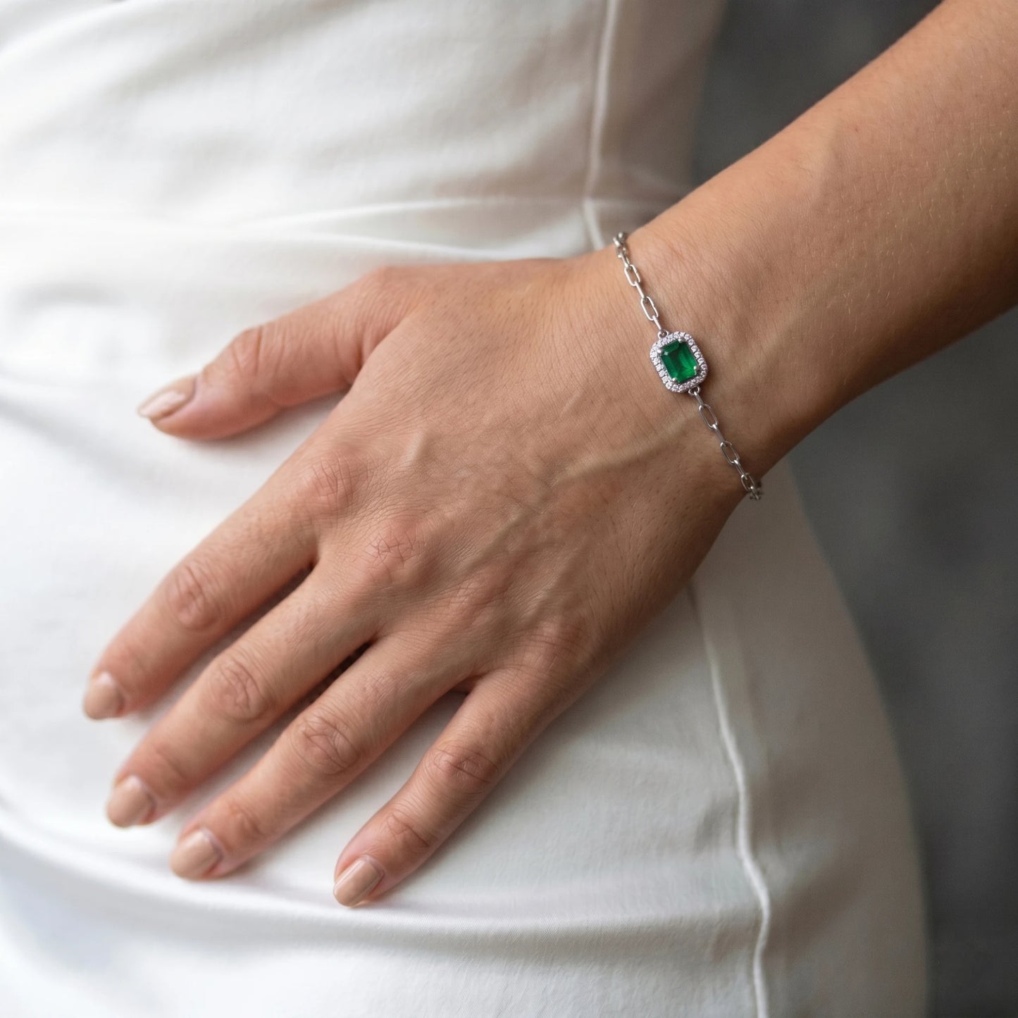 Luxora Emerald Radiance Solitaire Bracelet